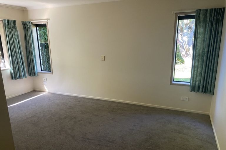 Photo of property in 230 Tukapa Street, Westown, New Plymouth, 4310