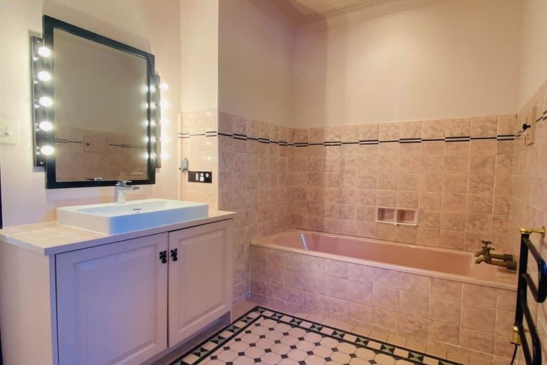 Photo of property in 122 Macleans Road, Bucklands Beach, Auckland, 2014