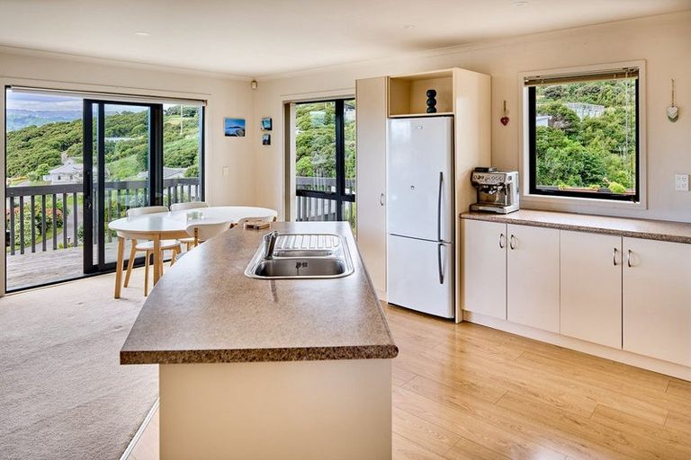 Photo of property in 17 Endeavour Drive, Whitby, Porirua, 5024