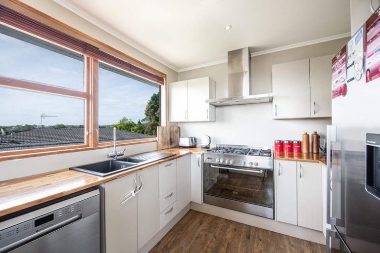 Photo of property in 40 Harmel Road, Glendene, Auckland, 0602