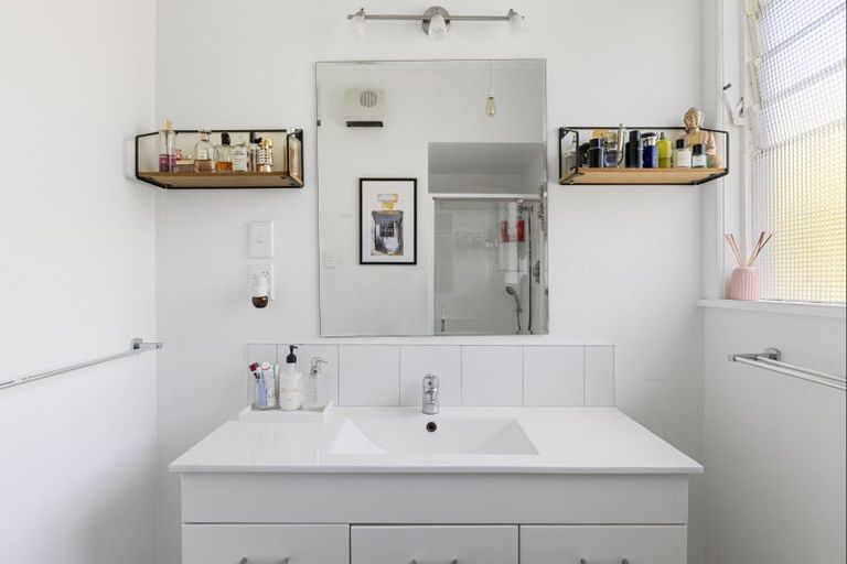 Photo of property in 13 Dillon Bell Road, Whataupoko, Gisborne, 4010