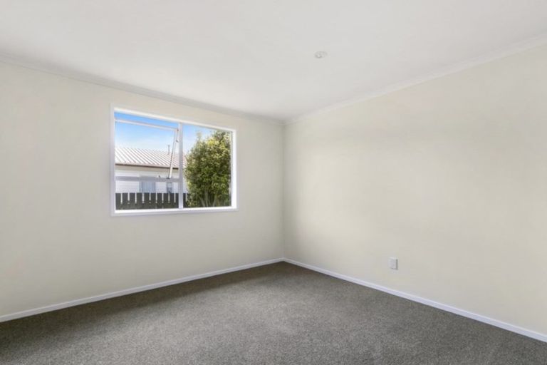 Photo of property in 4 Wellington Road, Wainuiomata, Lower Hutt, 5014