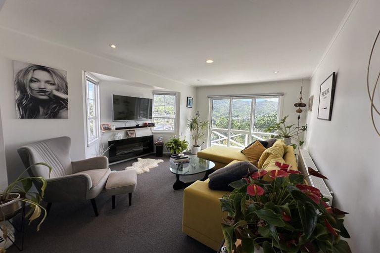 Photo of property in 24a Parklands Drive, Karori, Wellington, 6012