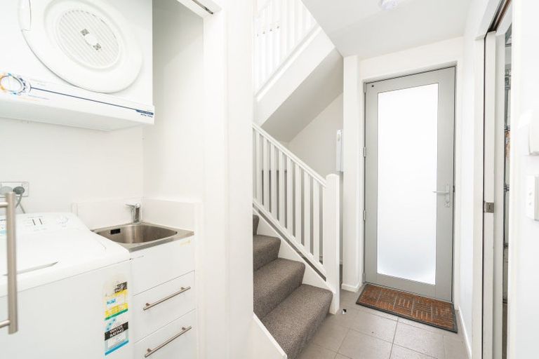 Photo of property in 1/12 Agra Crescent, Khandallah, Wellington, 6035