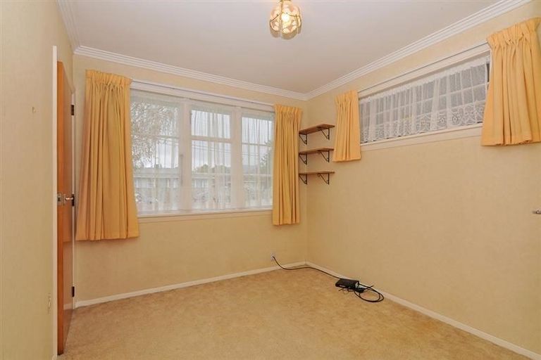 Photo of property in 16 Charles Street, Clouston Park, Upper Hutt, 5018