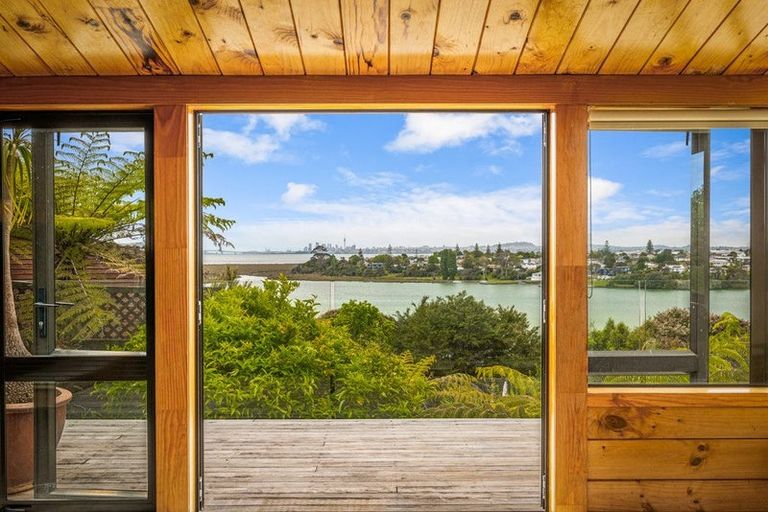 Photo of property in 143 West Harbour Drive, West Harbour, Auckland, 0618