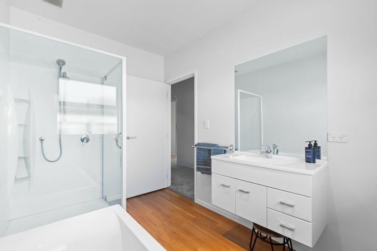 Photo of property in 30 De Castro Drive, Blenheim, 7201