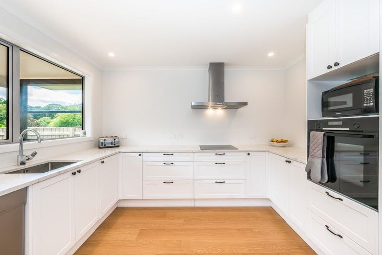 Photo of property in 21 Kohekohe Road, Waikanae, 5036