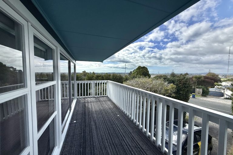 Photo of property in 5 Hartley Terrace, Massey, Auckland, 0614