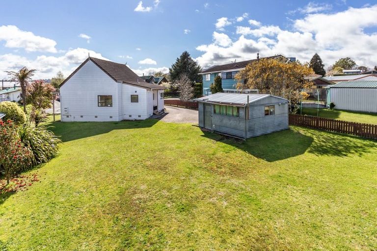 Photo of property in 24 Tobin Place, Richmond Heights, Taupo, 3330