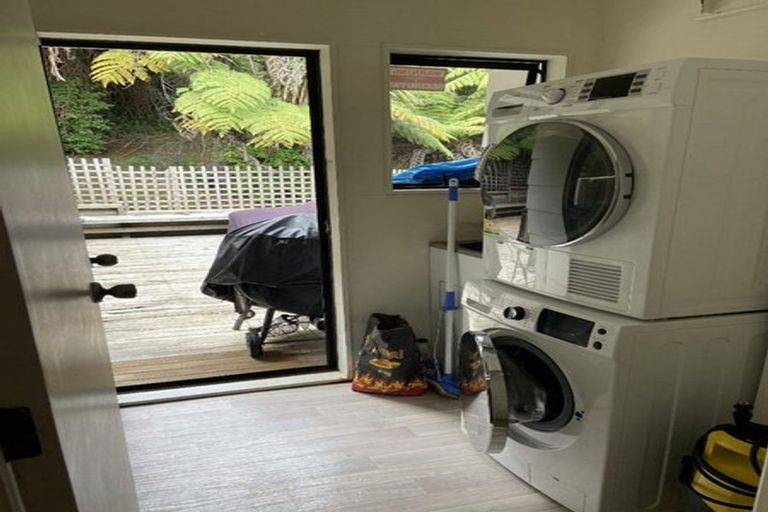 Photo of property in 51 Topliss Drive, Northcross, Auckland, 0632