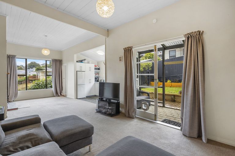 Photo of property in 11 Aitken Place, Mornington, Dunedin, 9011