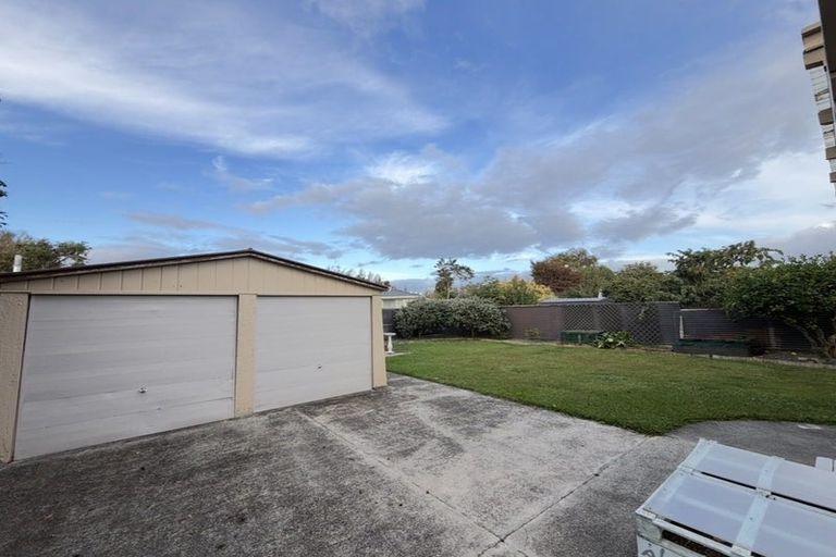 Photo of property in 9 Mokau Place, Terrace End, Palmerston North, 4410