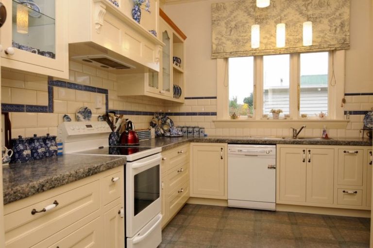 Photo of property in 1 Parsonage Road, Waimate, 7924