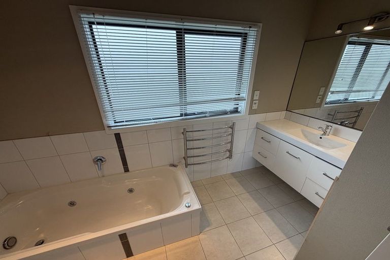 Photo of property in 10 Finlowe Way, Otumoetai, Tauranga, 3110