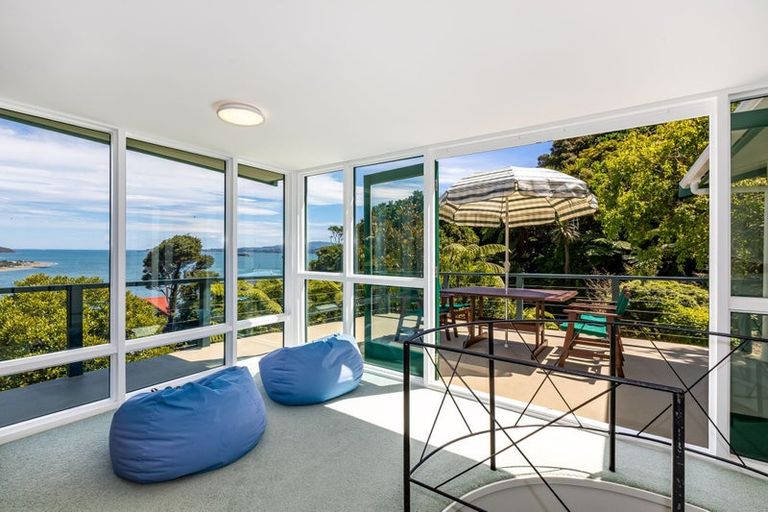 Photo of property in 42 Ferry Road, Days Bay, Lower Hutt, 5013