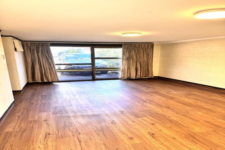 Photo of property in 1/82 Stanniland Street, Sunnyhills, Auckland, 2010