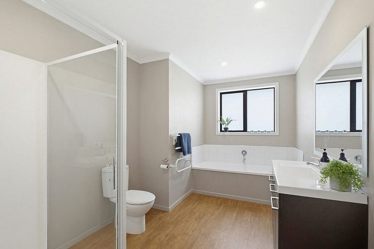 Photo of property in 44 Kahurangi Heights, Aotea, Porirua, 5024