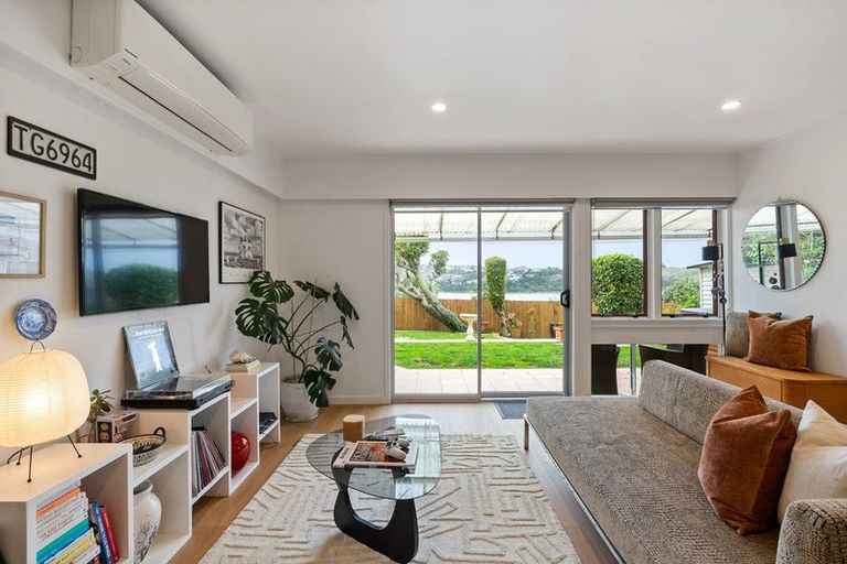 Photo of property in 81 Seaview Road, Paremata, Porirua, 5024