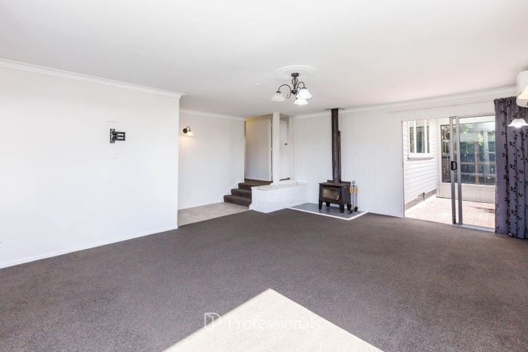 Photo of property in 21 Totara Park Road, Clouston Park, Upper Hutt, 5018