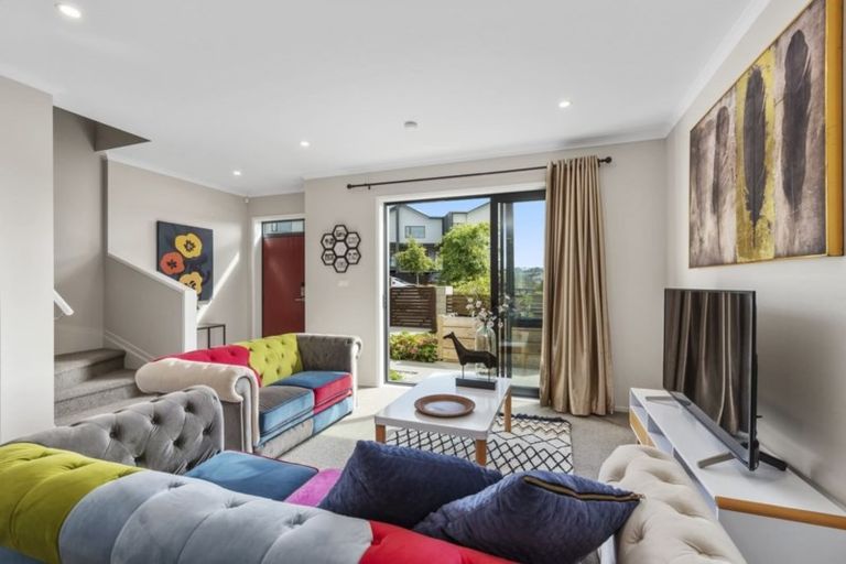 Photo of property in 75 Te Oneroa Way, Long Bay, Auckland, 0630