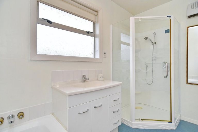 Photo of property in 236 Grimseys Road, Redwood, Christchurch, 8051