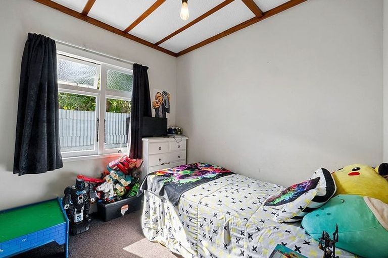 Photo of property in 17 Massey Street, Westown, New Plymouth, 4310