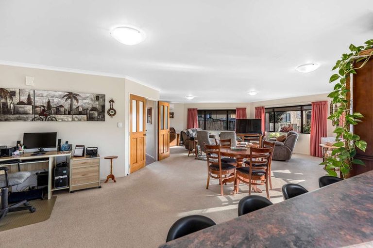 Photo of property in 3 Russell Street, Marton, 4710