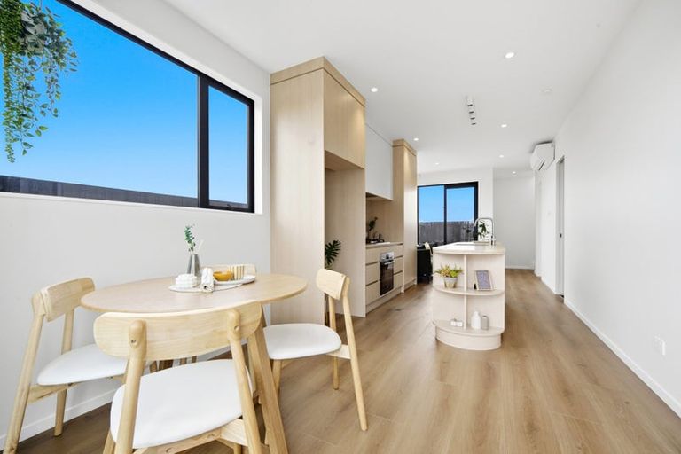 Photo of property in 6 Sails Road, Hobsonville, 0616