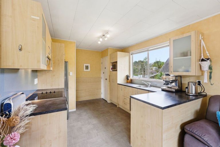 Photo of property in 74 Reynella Drive, Massey, Auckland, 0614