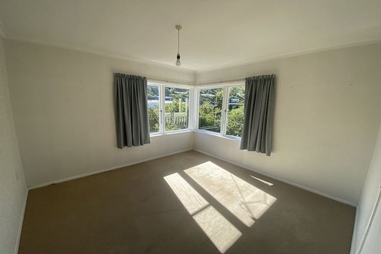 Photo of property in 11 Huia Street, Tawa, Wellington, 5028