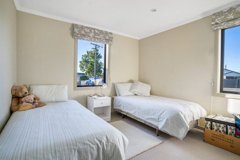 Photo of property in 12 Essex Street, Winton, 9720