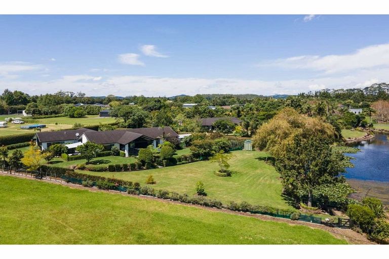 Photo of property in 10 Cochrane Drive, Kerikeri, 0230