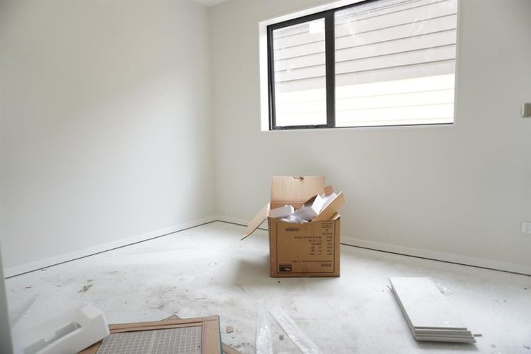 Photo of property in 15 Combat Street, Papakura, 2110