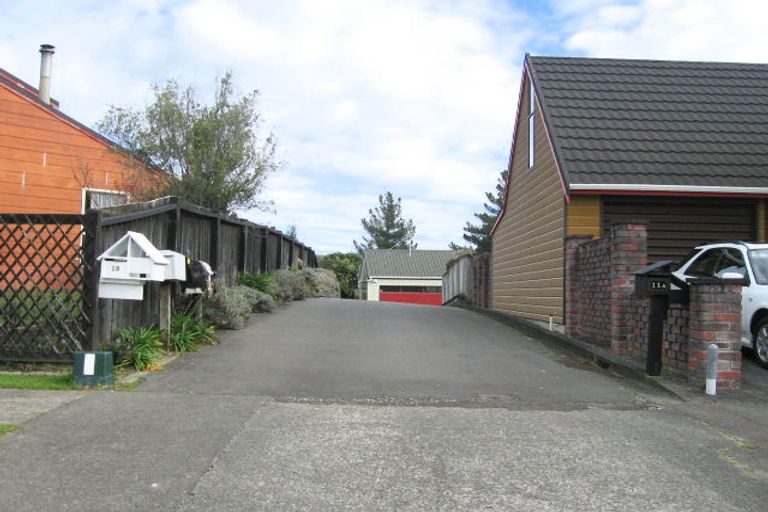 Photo of property in 19 Heathcote Place, Fitzherbert, Palmerston North, 4410