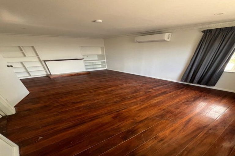 Photo of property in 86 Mcannalley Street, Manurewa East, Auckland, 2102