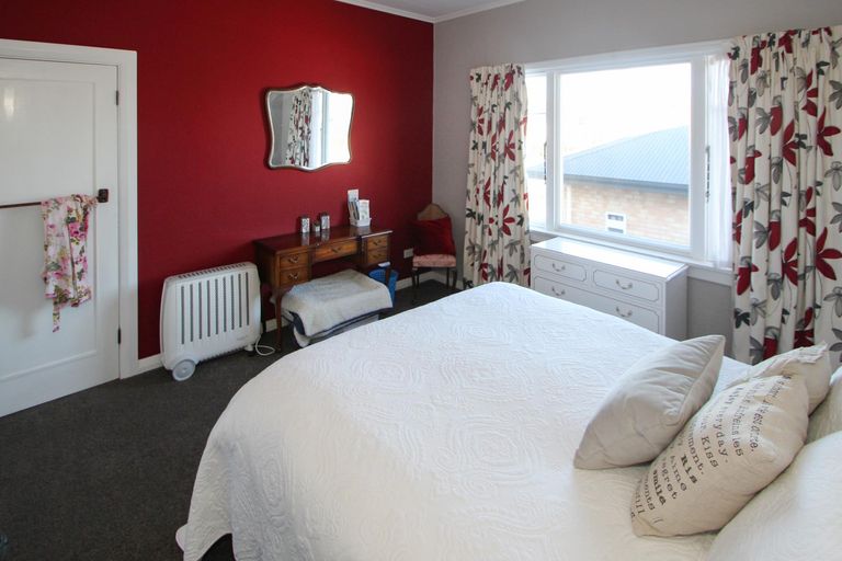 Photo of property in 2 Arthur Street, Holmes Hill, Oamaru, 9401