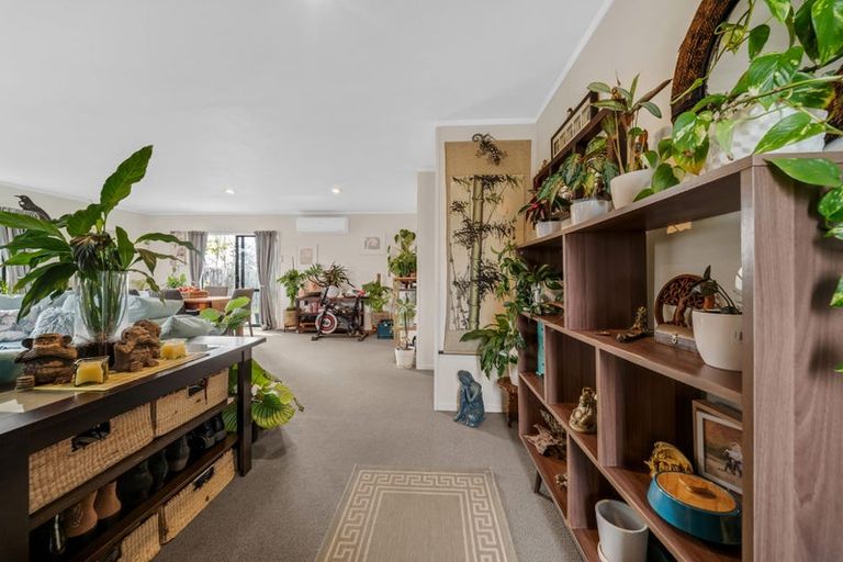 Photo of property in 5b Chelmsley Avenue, Henderson, Auckland, 0612