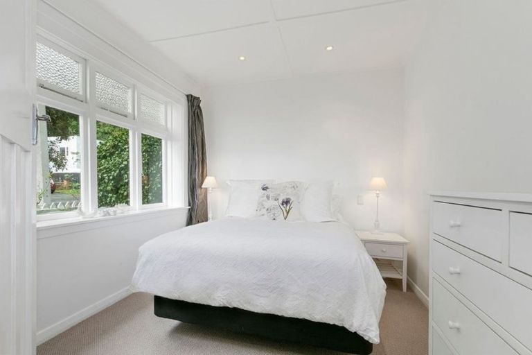 Photo of property in 6 Kowhai Street, Eastbourne, Lower Hutt, 5013