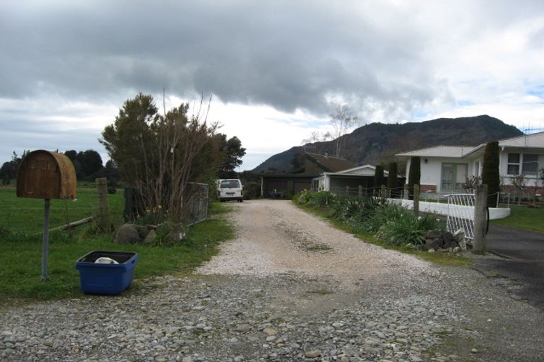Photo of property in 115 Central Takaka Road, Takaka, 7183
