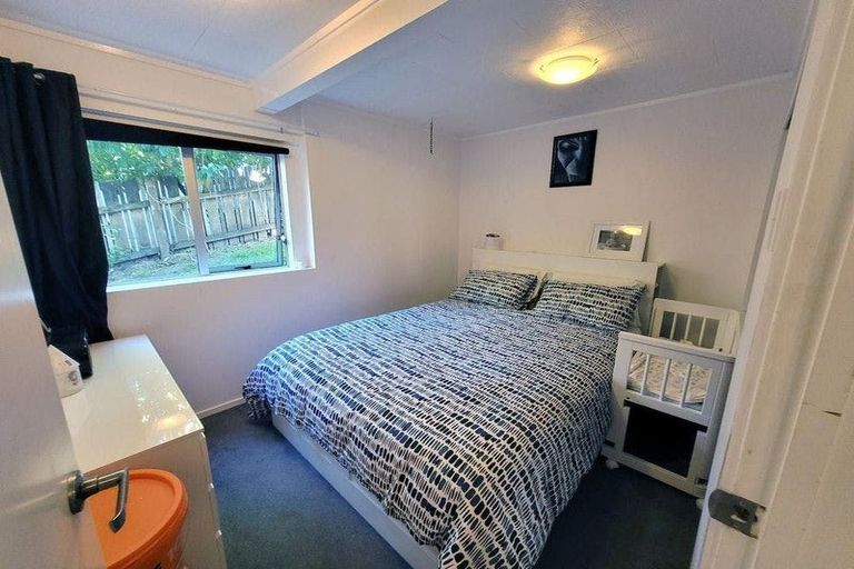 Photo of property in 69 Lynn Road, Bayview, Auckland, 0629