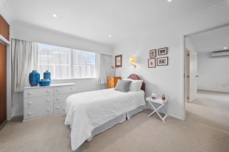 Photo of property in 10 Alf Walker Place, Papakura, 2110