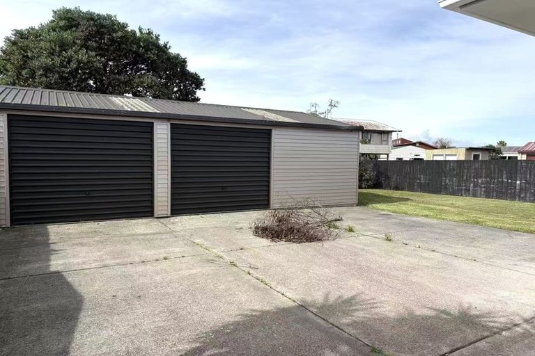 Photo of property in 33 Kilkelly Avenue, Pinehill, Auckland, 0632
