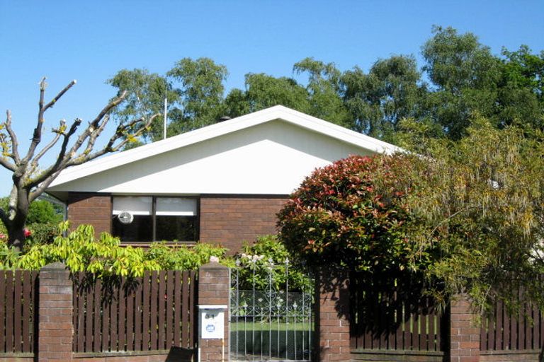 Photo of property in 31 Solomon Avenue, Redwood, Christchurch, 8051