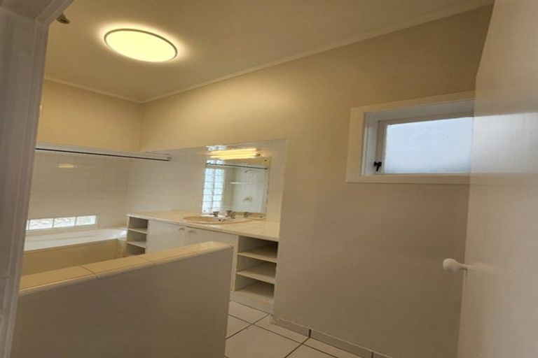 Photo of property in 105 Elizabeth Street, Mount Victoria, Wellington, 6011