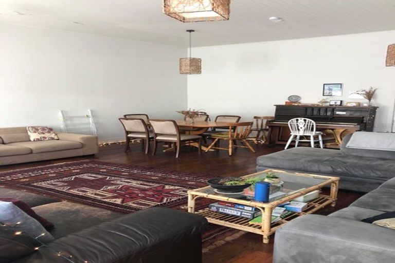 Photo of property in 147a Onepu Road, Lyall Bay, Wellington, 6022