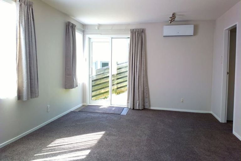 Photo of property in 1/43 Edgecombe Street, Newlands, Wellington, 6037