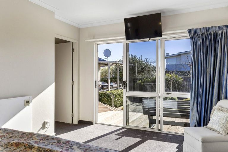 Photo of property in 3 Te Hepera Street, Waipahihi, Taupo, 3330