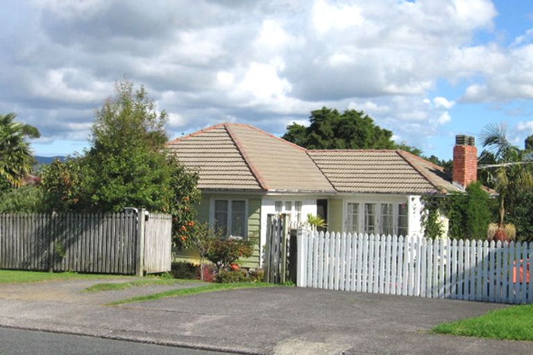 Photo of property in 40 Abbotleigh Avenue, Te Atatu Peninsula, Auckland, 0610