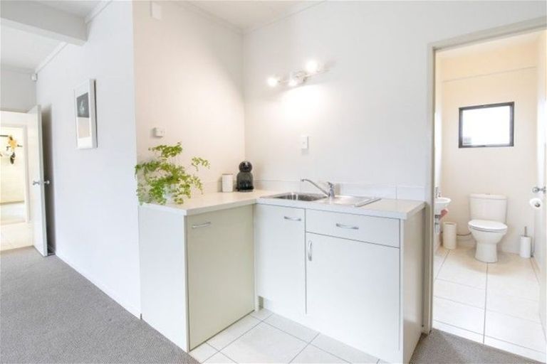 Photo of property in 34 Anderson Road, Taradale, Napier, 4112